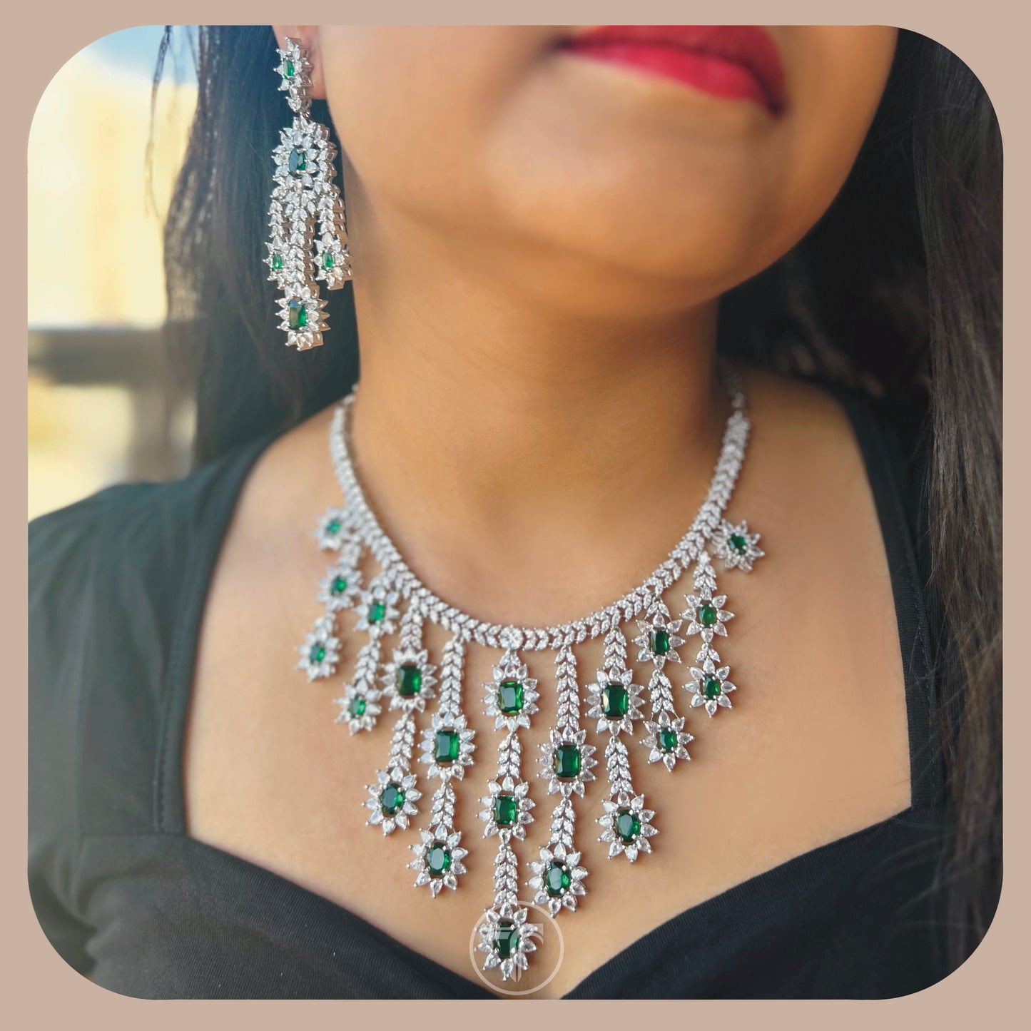 The Avenir Necklace Set