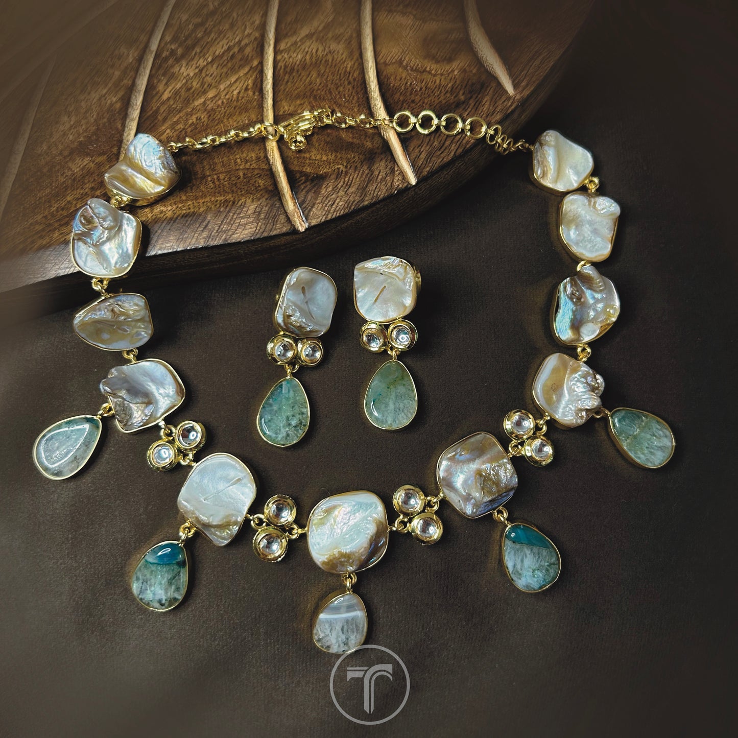 The Aira Necklace Set