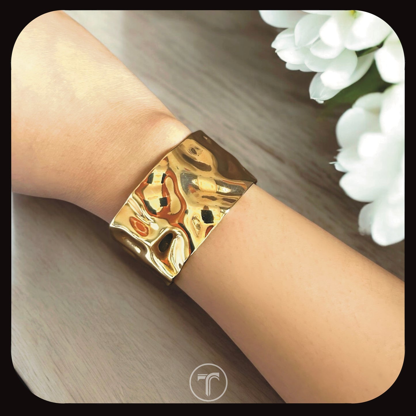 The Ihina Cuff Bangle