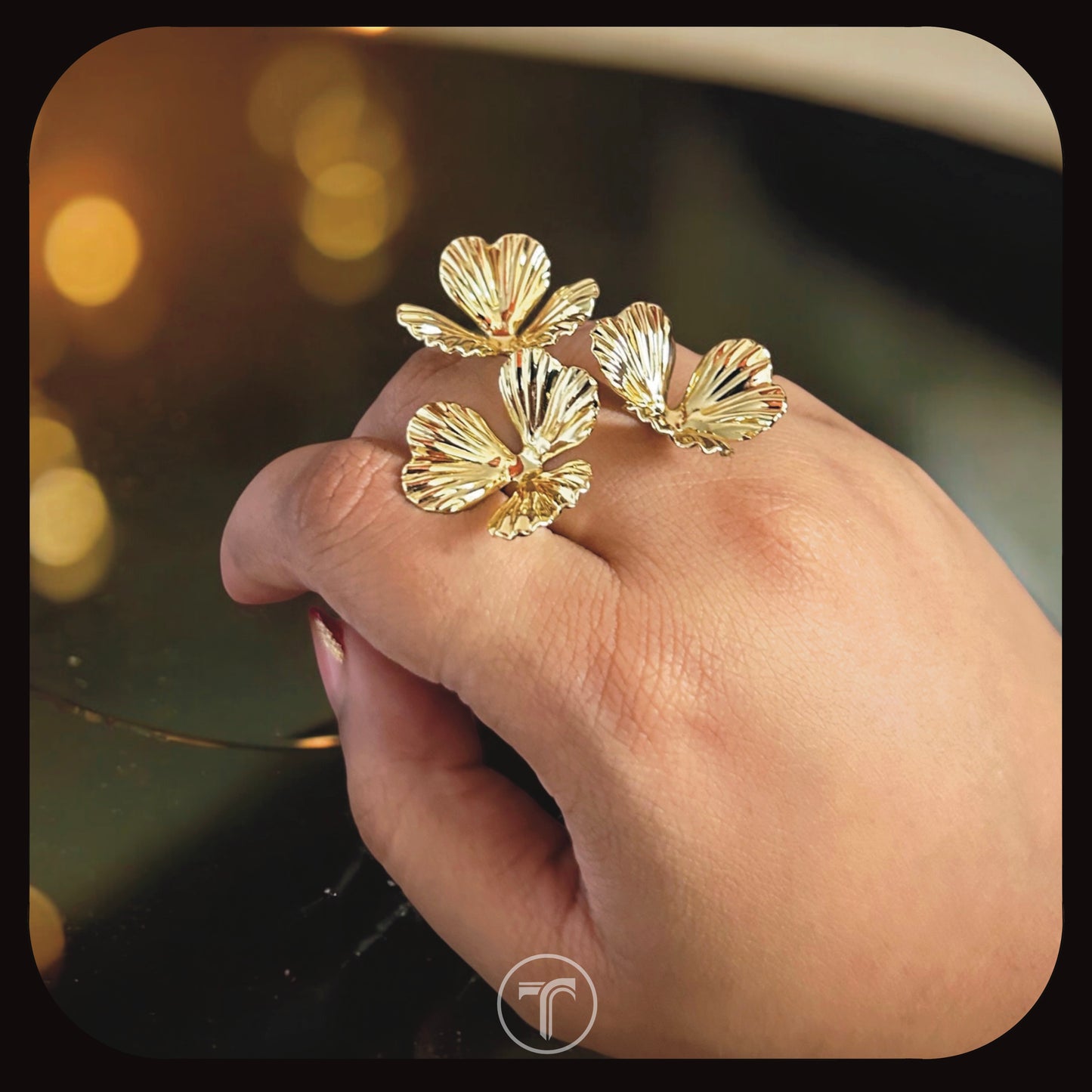 The Blossoms affaire Ring