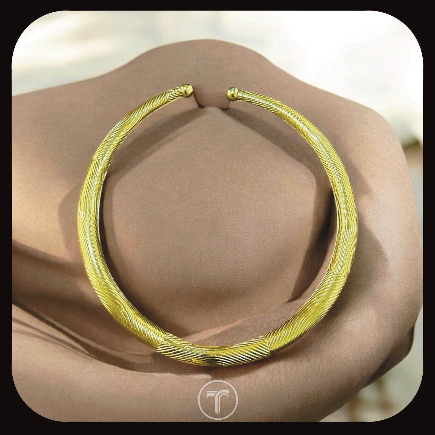 The Aurika Hasli Necklace