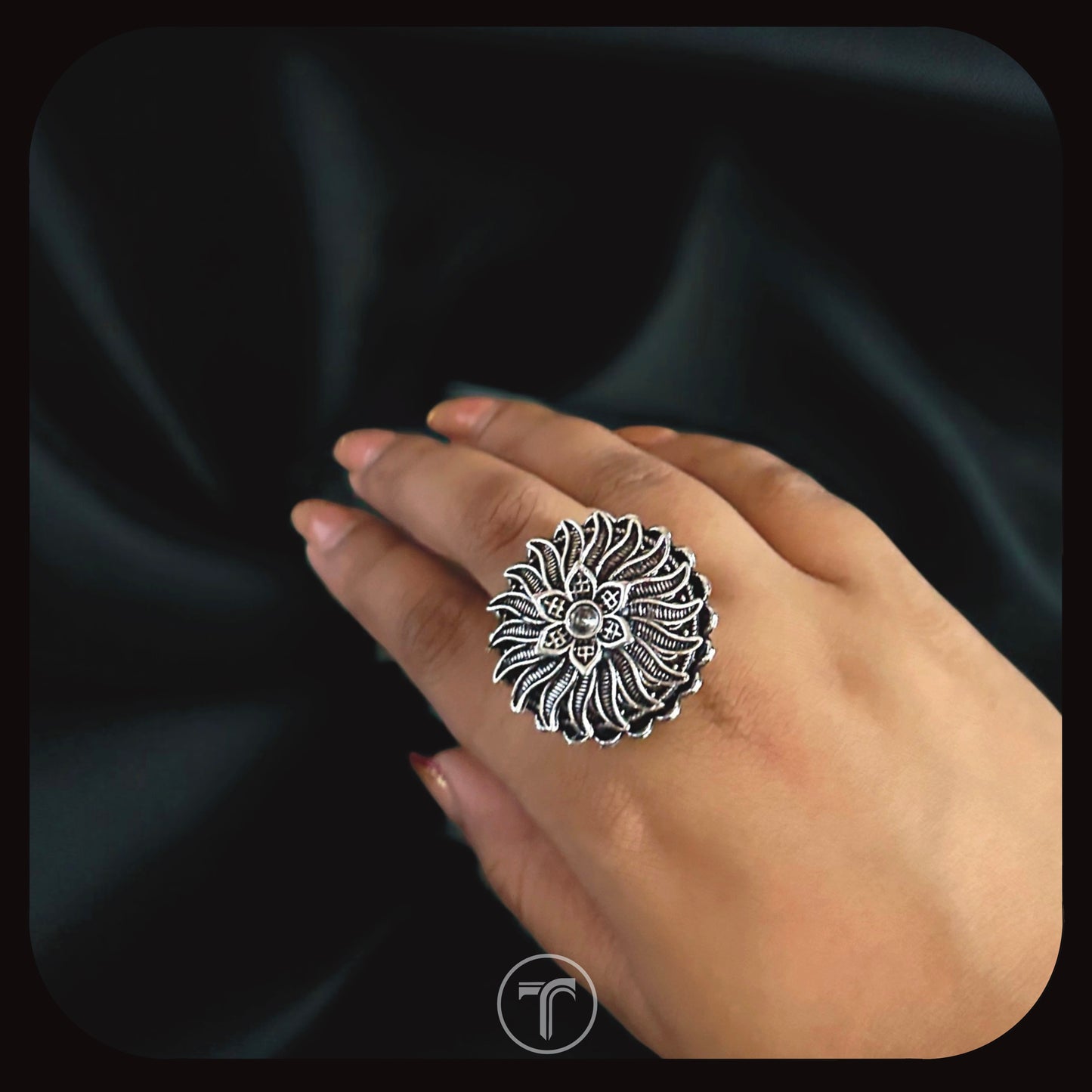 The Floral Swirl Ring