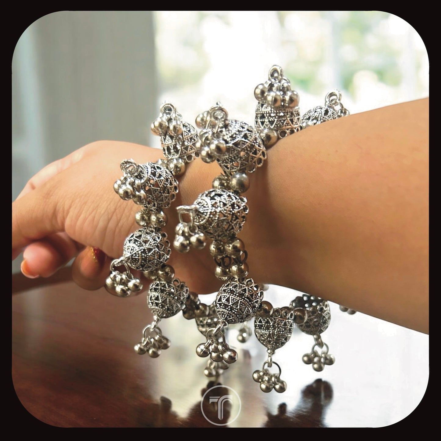 The Kiara Round Bangle