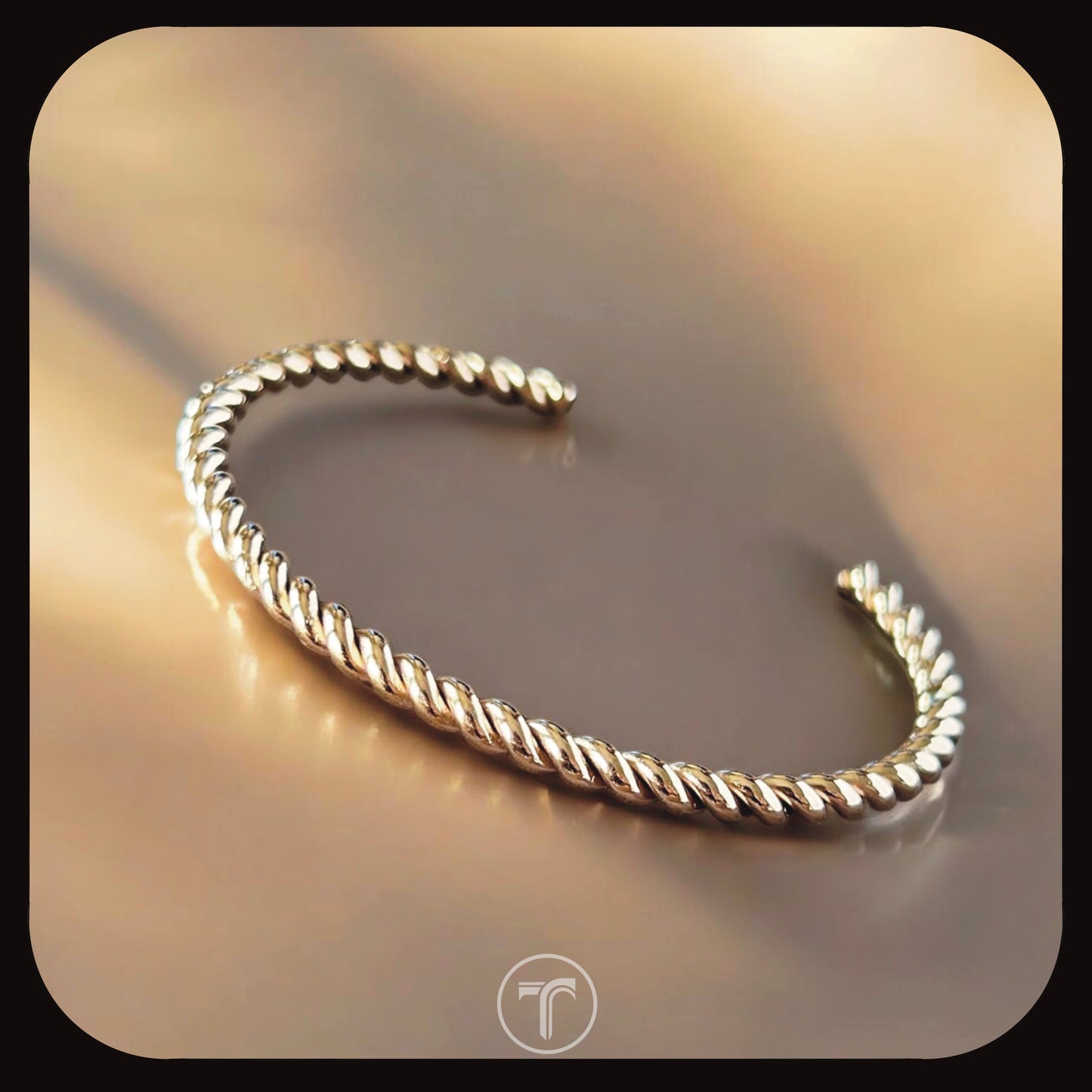 The Rhythm Oval Bangle