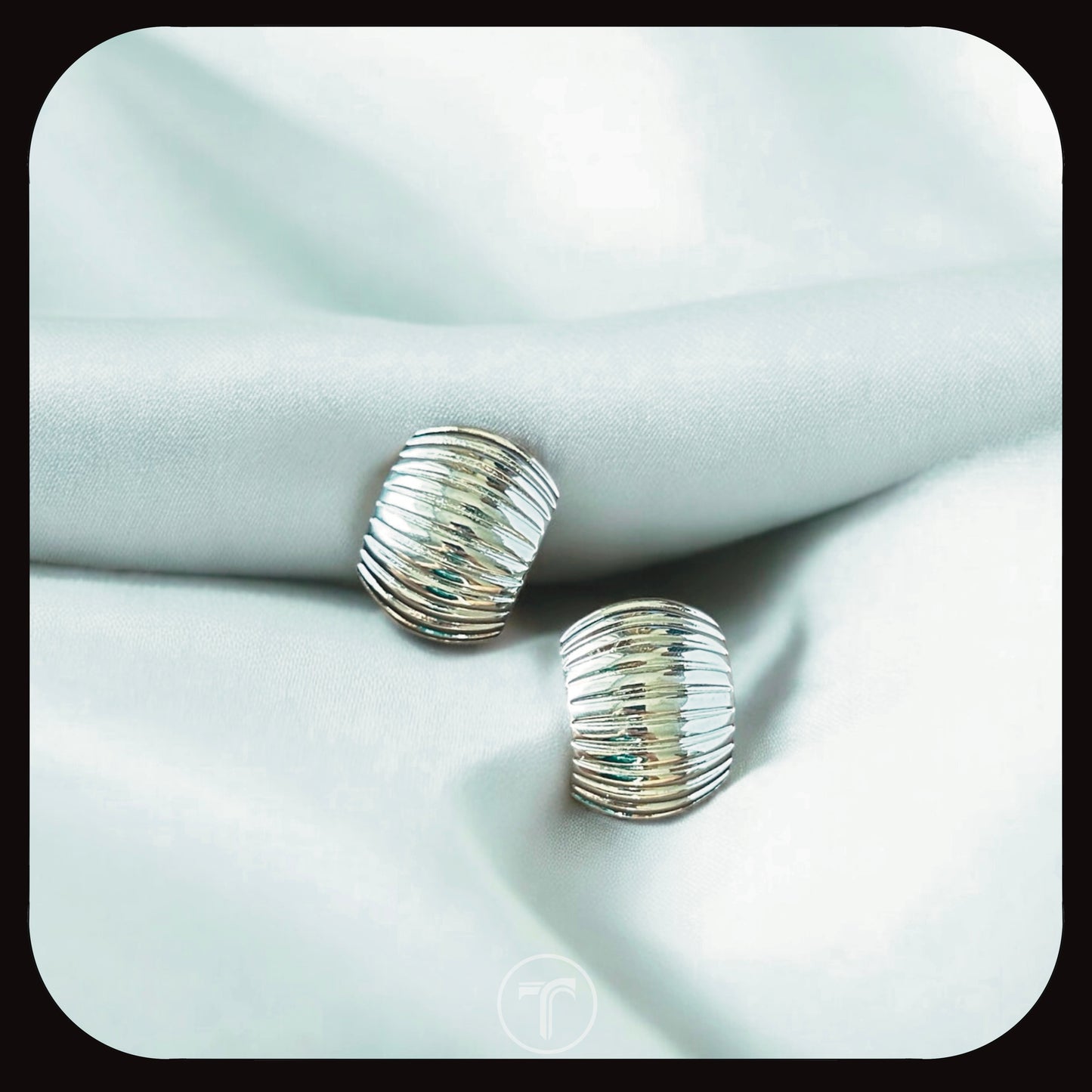 The Neo Gold Ear Studs