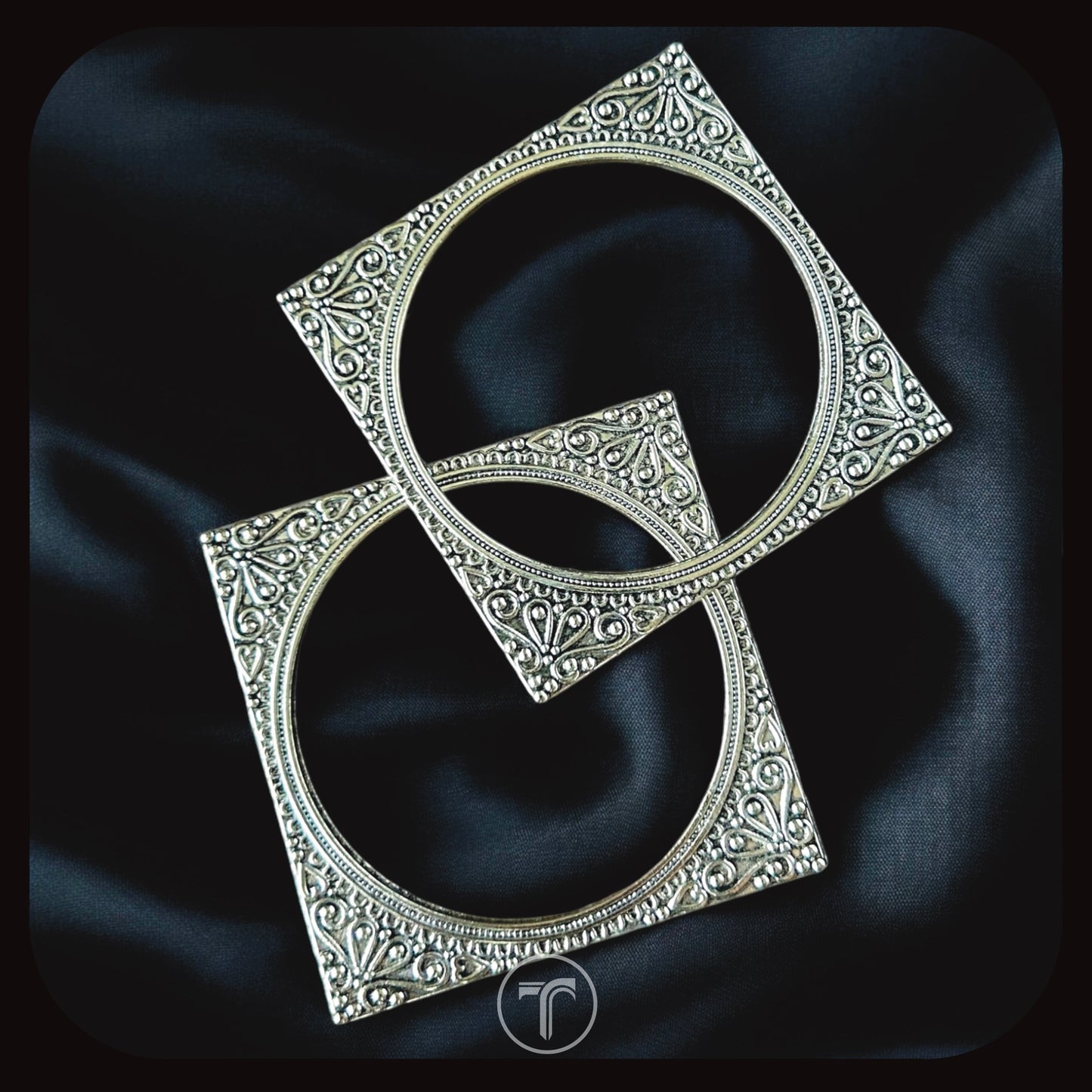 The Amiya Square Bangles