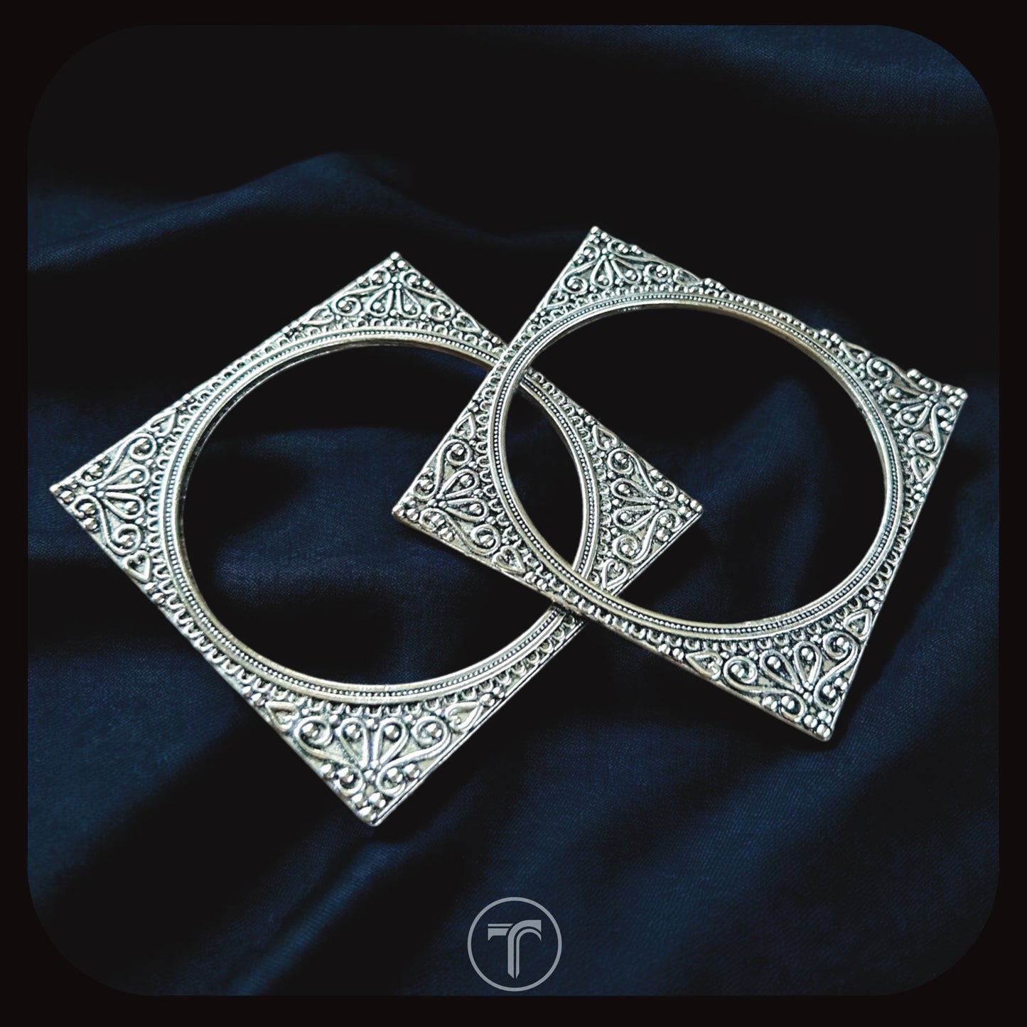 The Amiya Square Bangles