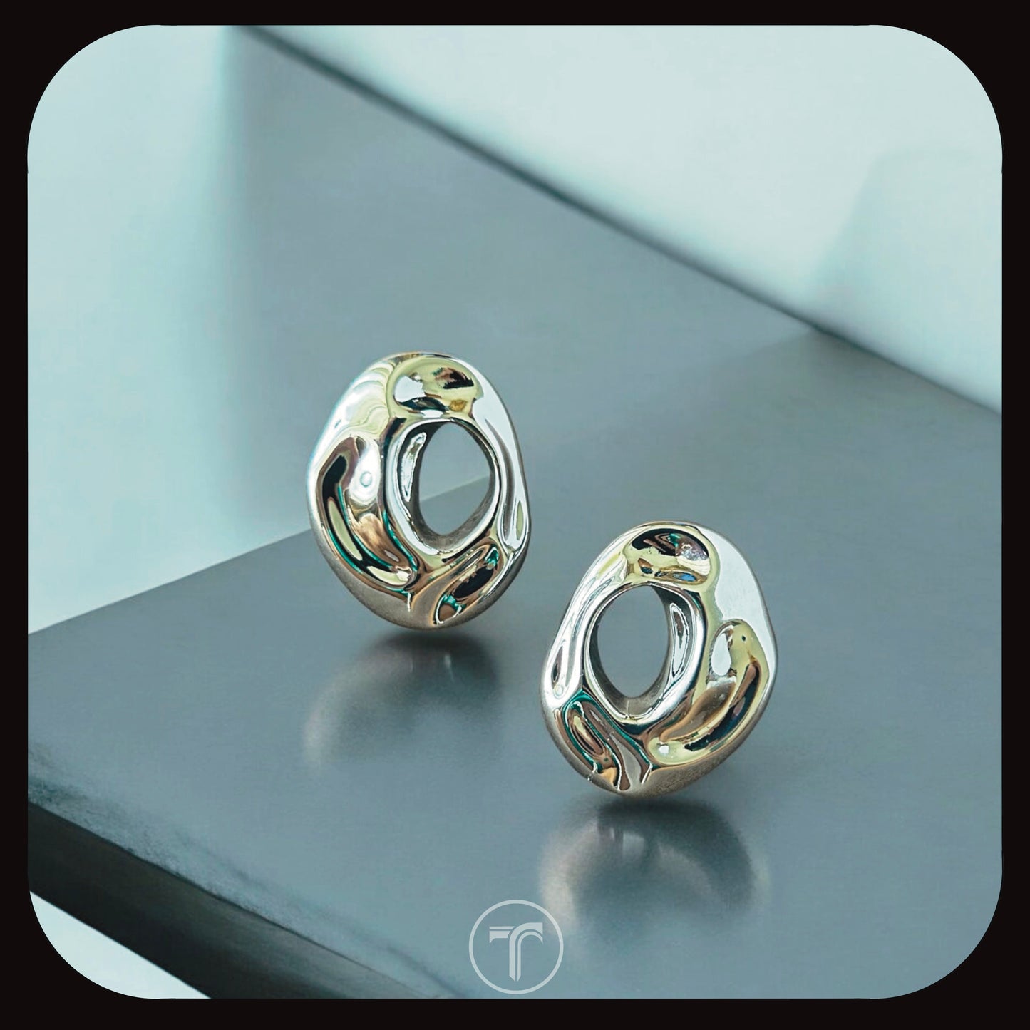 The Rilay Ear Studs