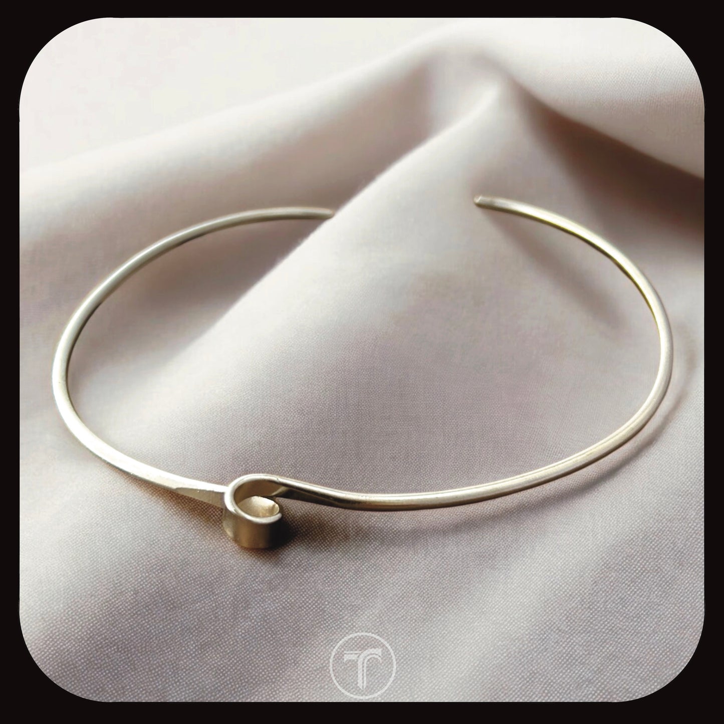 The Twisted Knot Choker Necklace - WhiteGold Finish