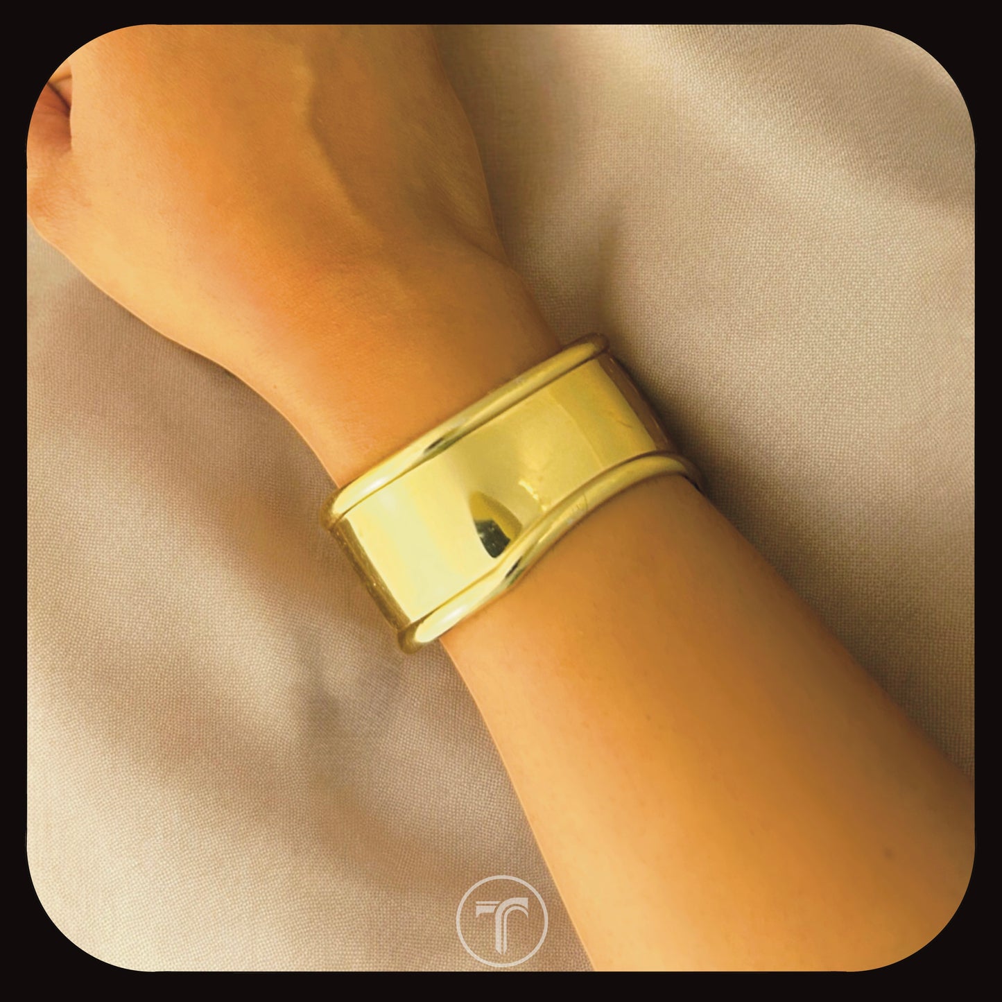 The Xenia Cuff Bangle