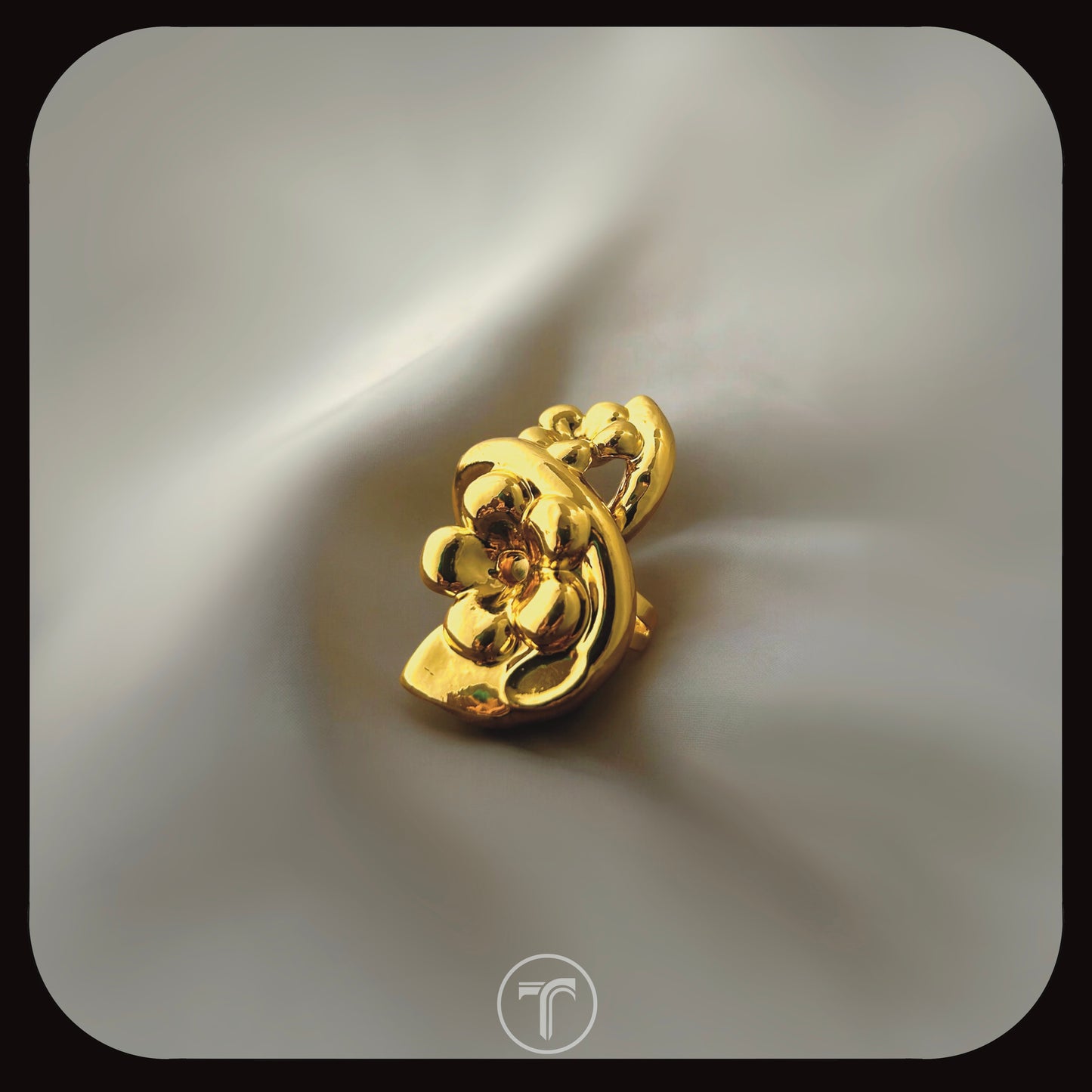 The Yevi Oversized Ring