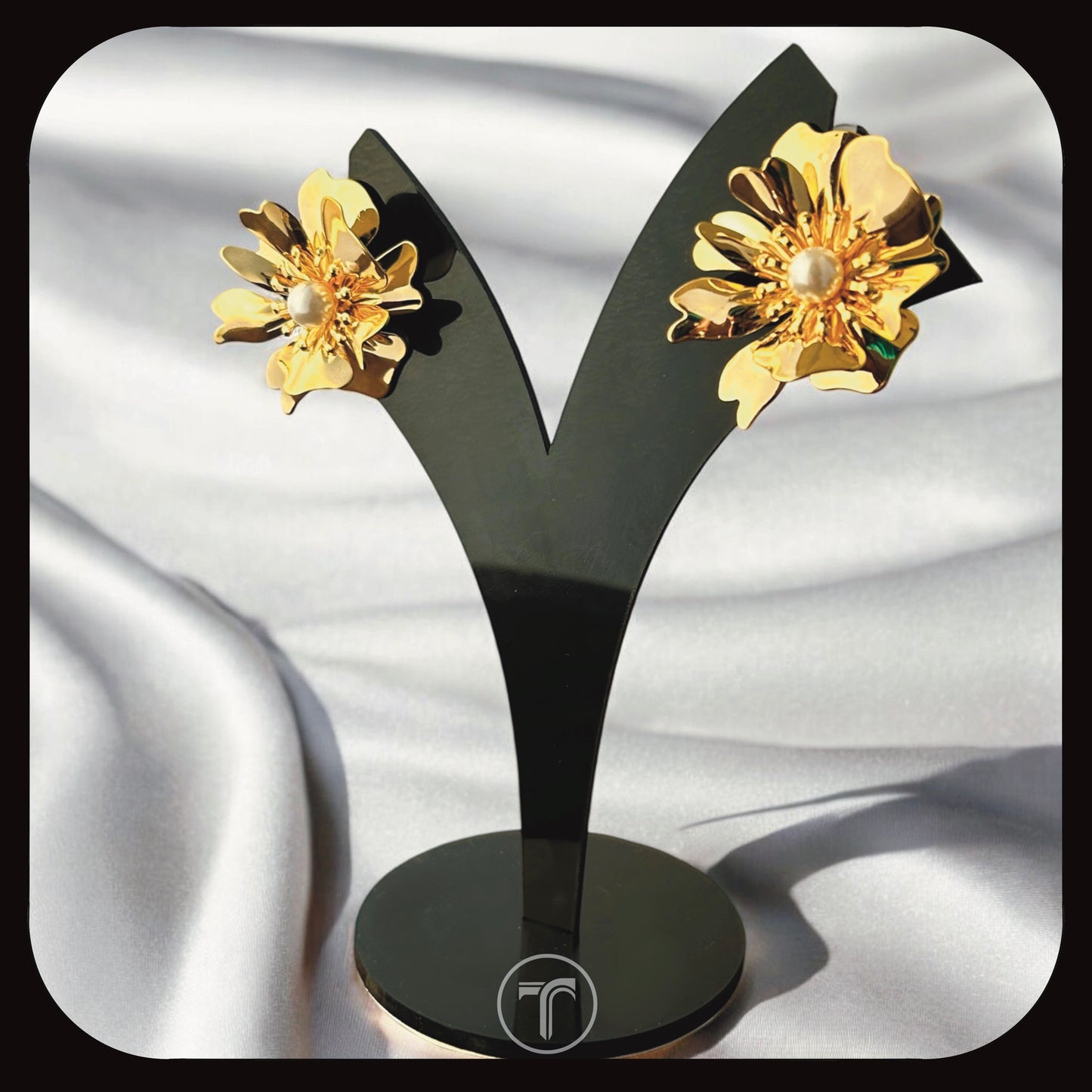 The Liraya Ear Studs