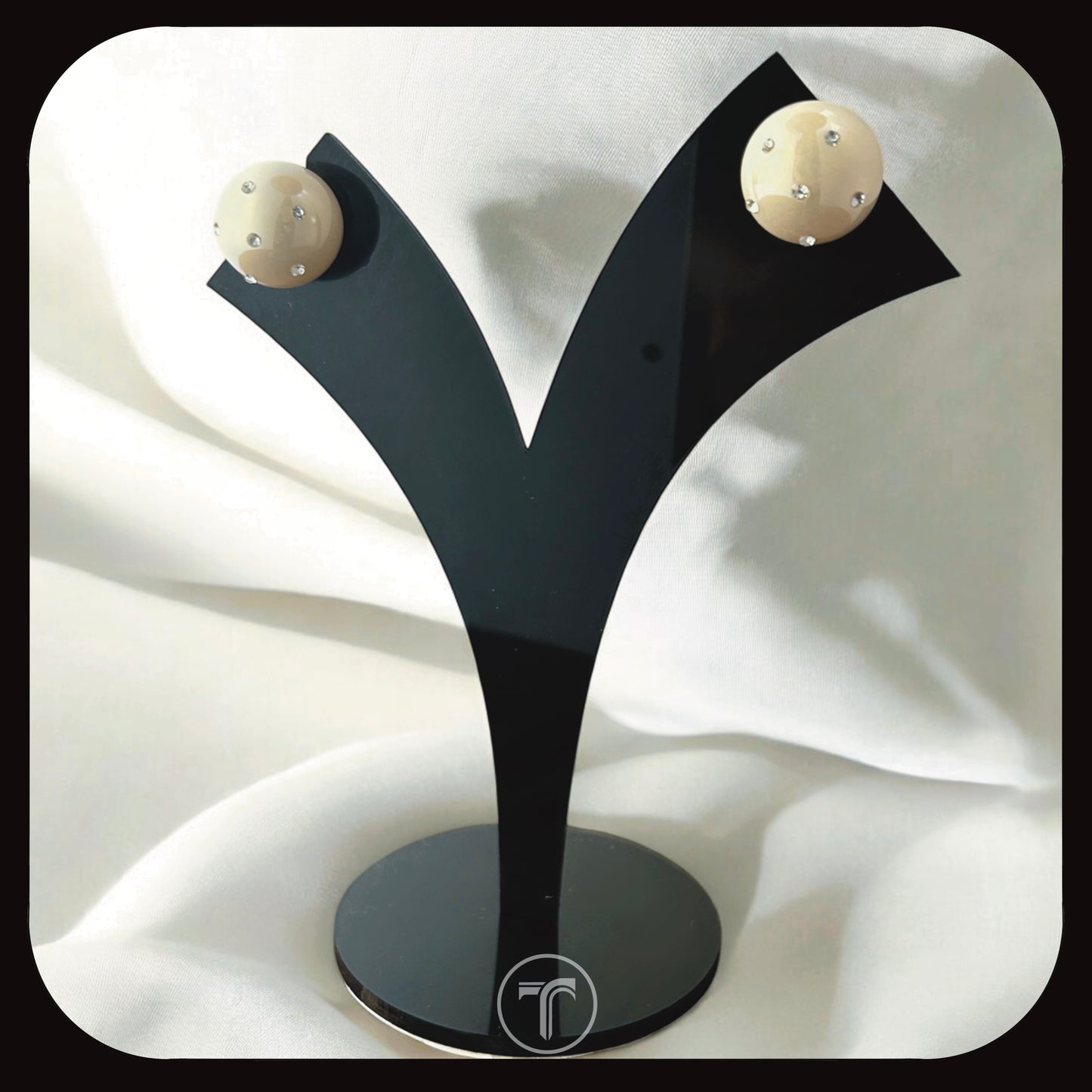 The White Pearl Stud Earrings