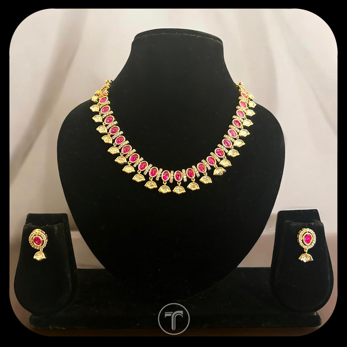 The Paromi Necklace Set