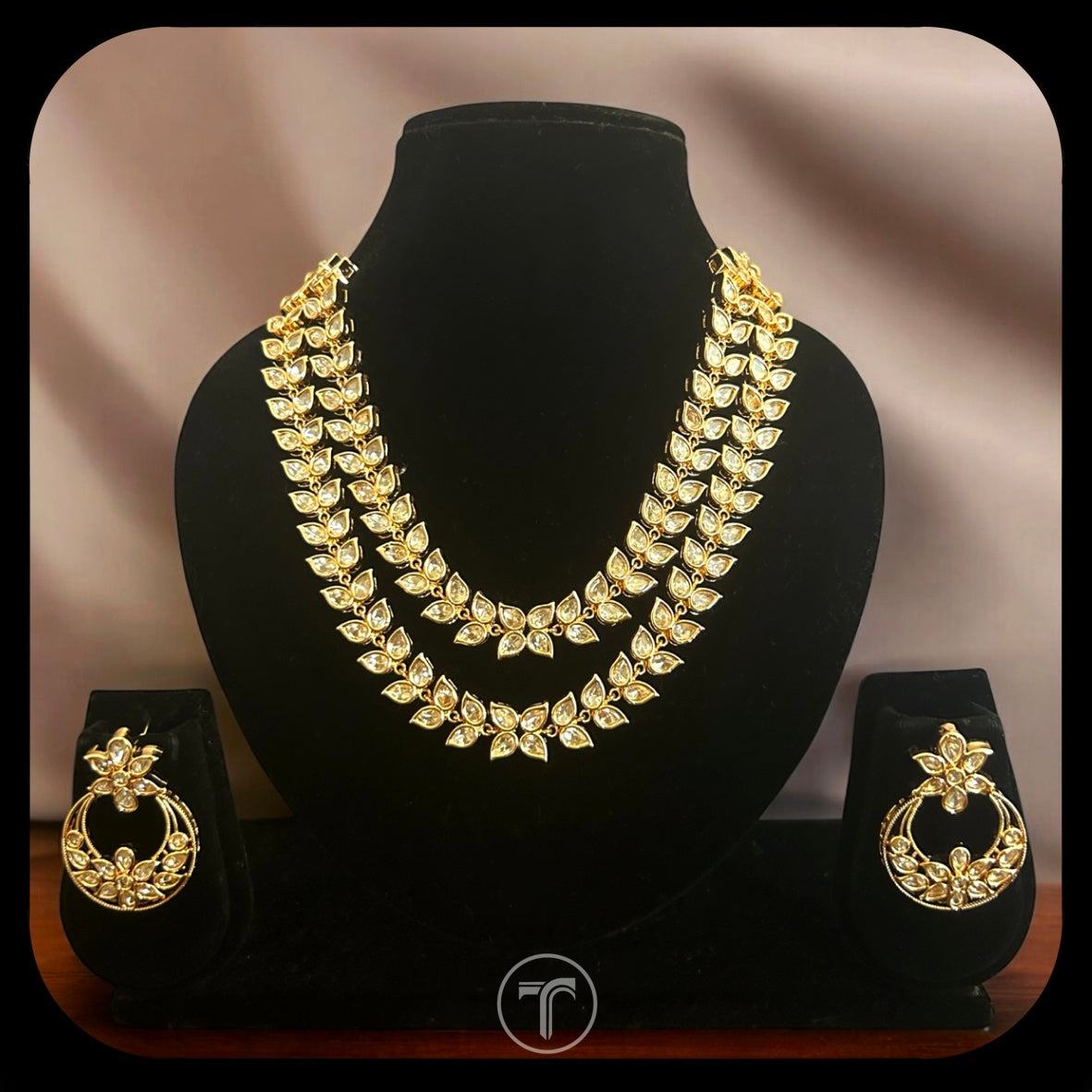 The Simaya Necklace Set