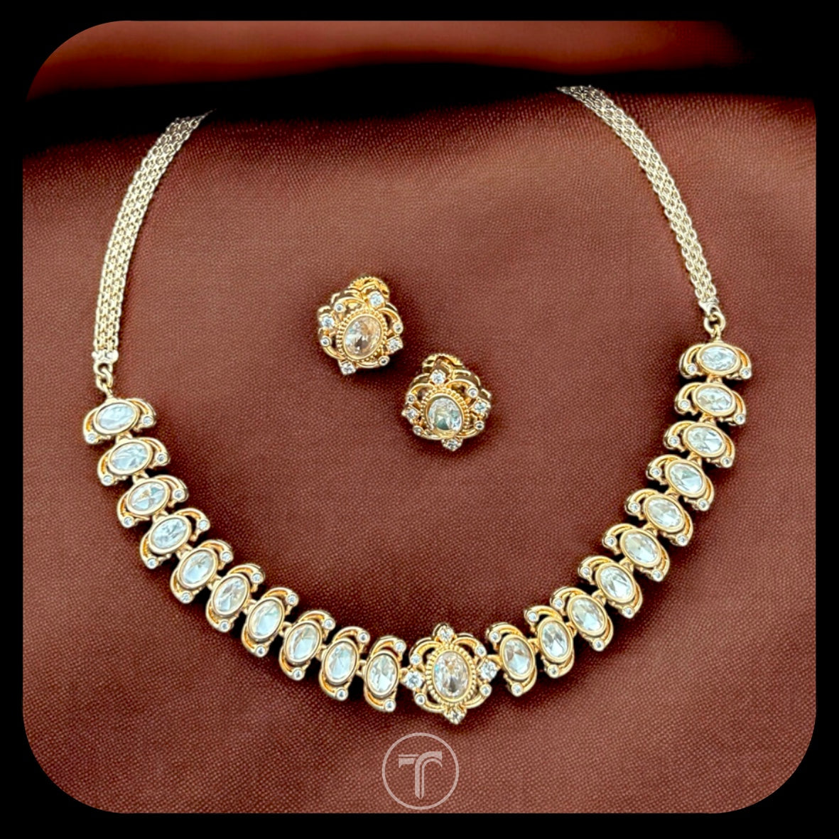 The Reyasi Necklace Set
