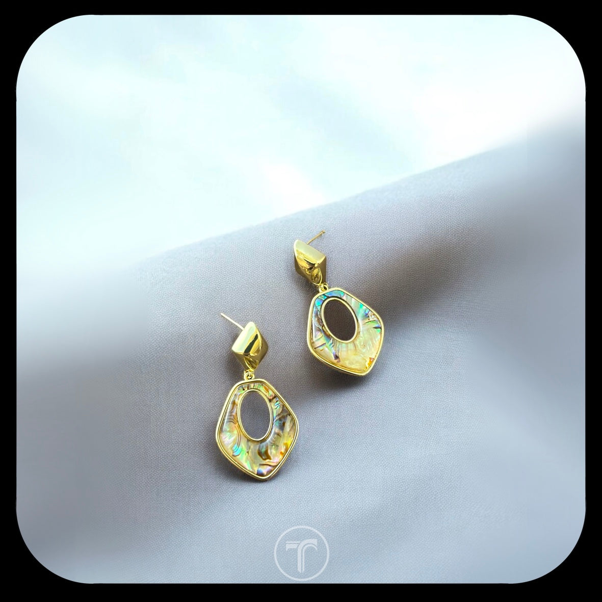 The Avika Dangler Earrings