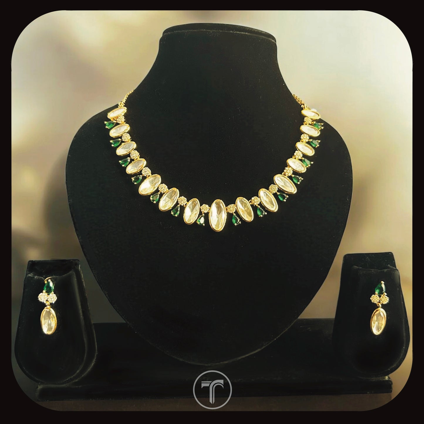 The Amsula Necklace Set