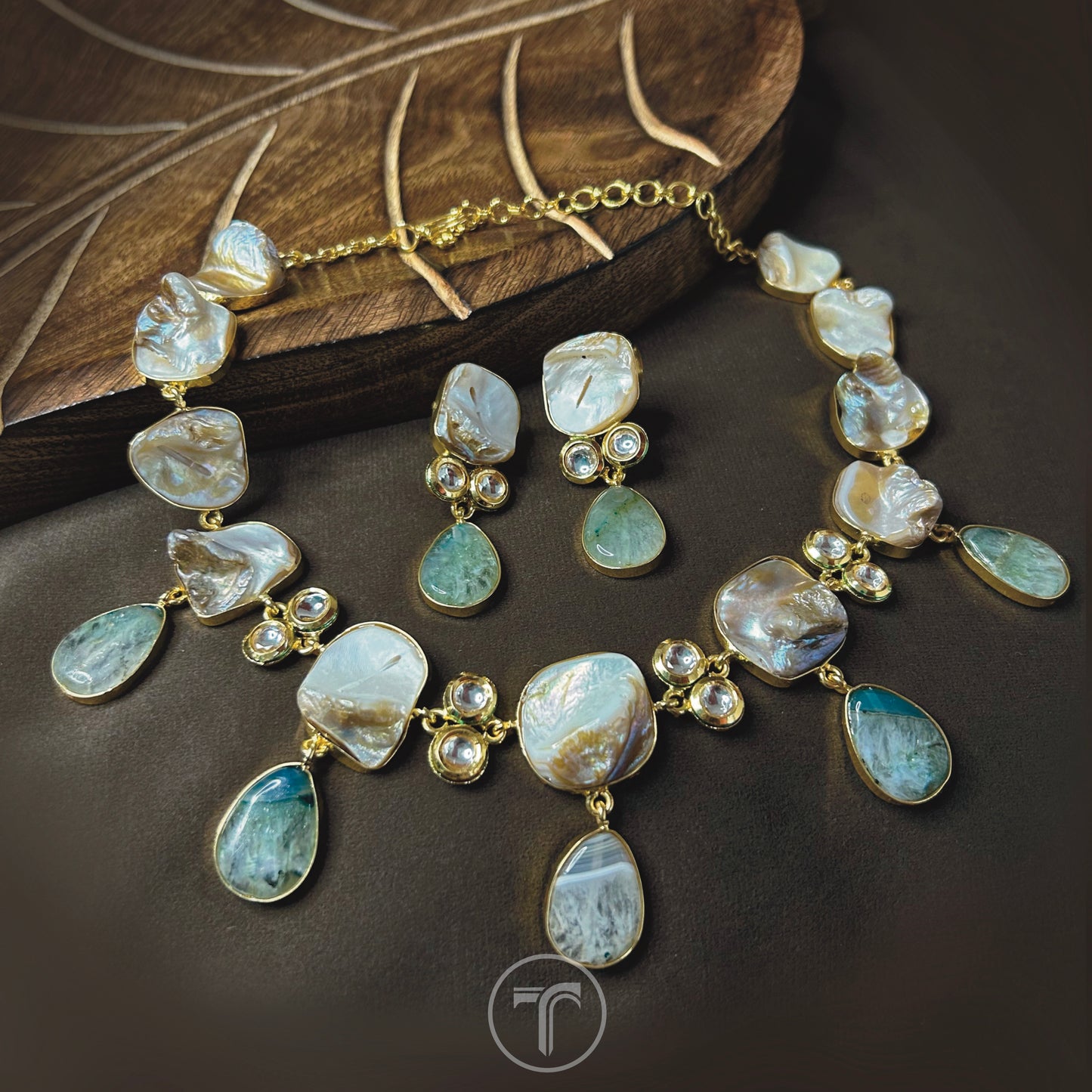The Aira Necklace Set
