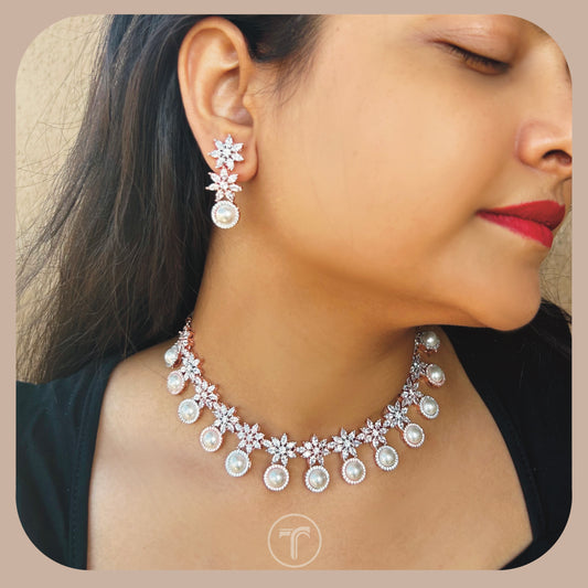 The Classic Pearl Necklace Set