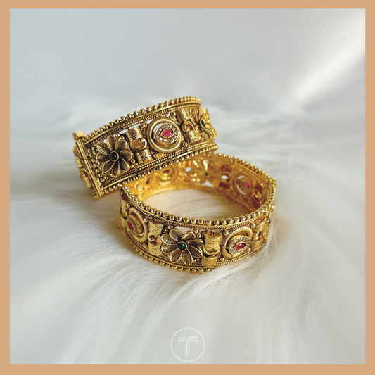 The Advika Kada Bangle