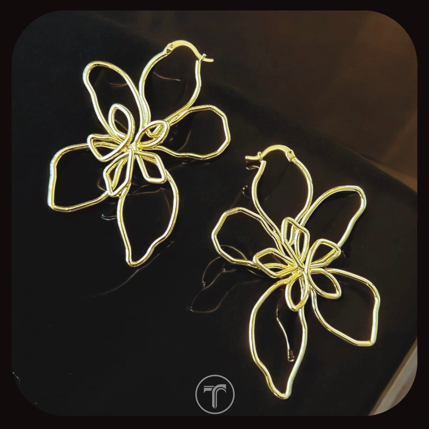 The Flower Knot Hoop earrings