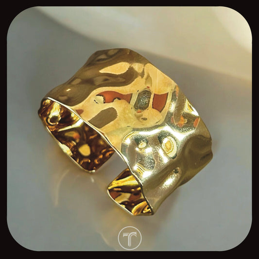 The Ihina Cuff Bangle