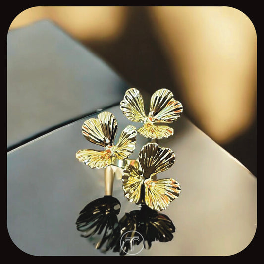 The Blossoms affaire Ring