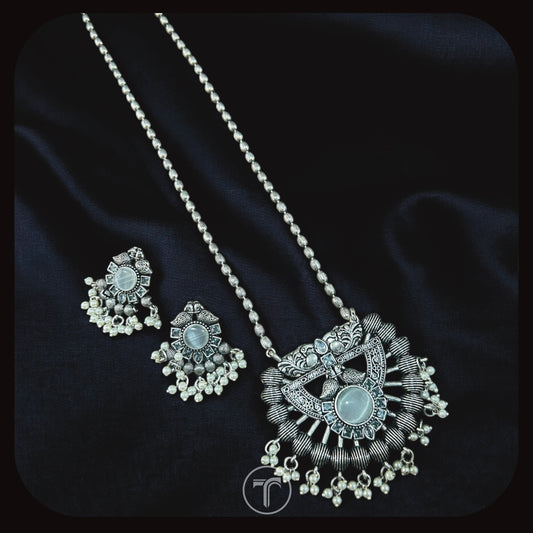 The Meehika Necklace Set