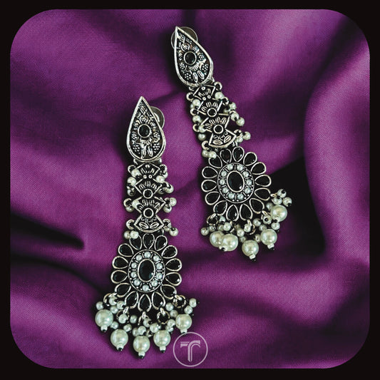 The Krita Dangler Earring