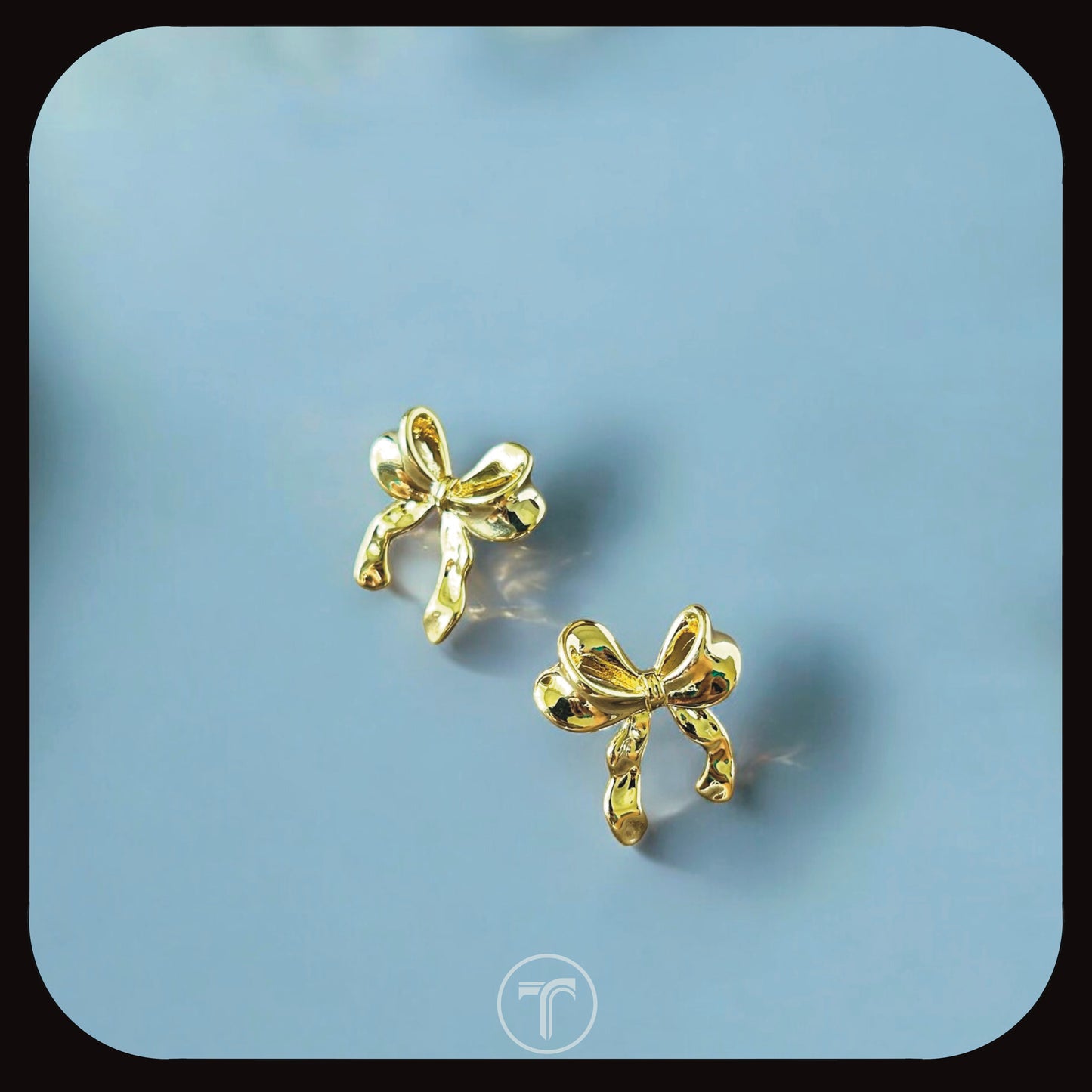 The Irya Bow Ear Studs