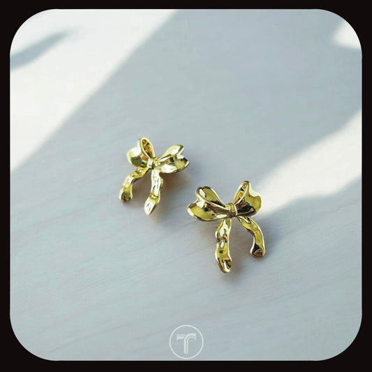 The Irya Bow Ear Studs
