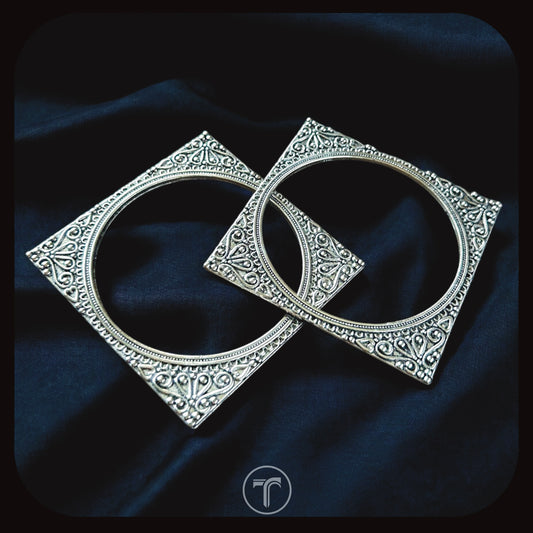The Amiya Square Bangles