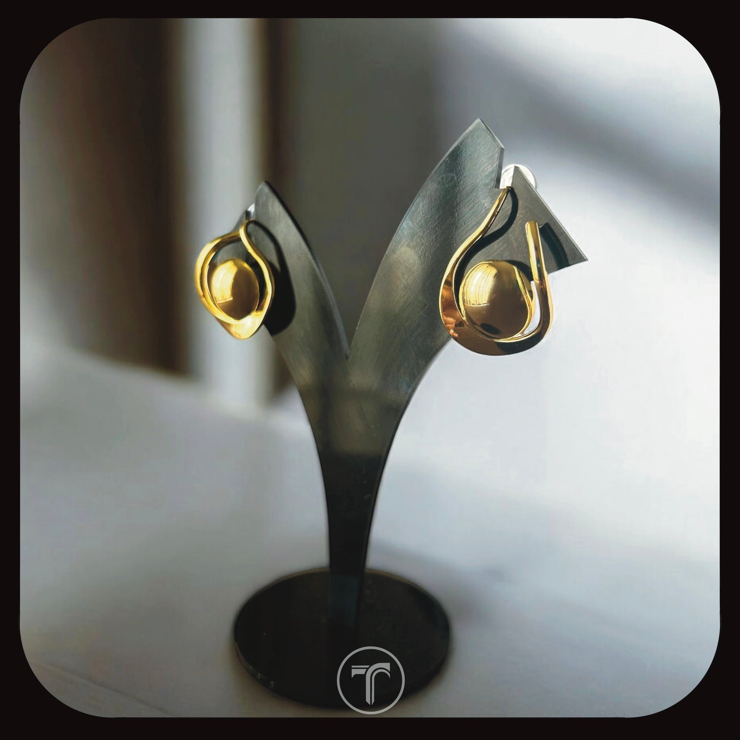 The Druvi Ear Studs