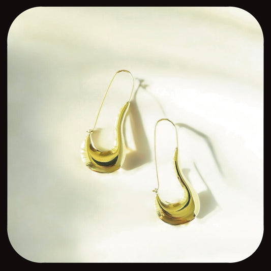 The Moderna Hoop Earrings