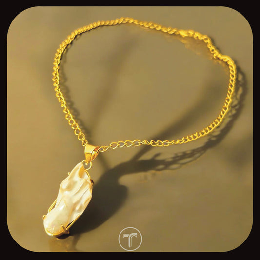 The Baroque Pearl Pendant Necklace