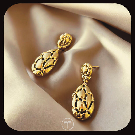 The Monalisa Dangler Earrings