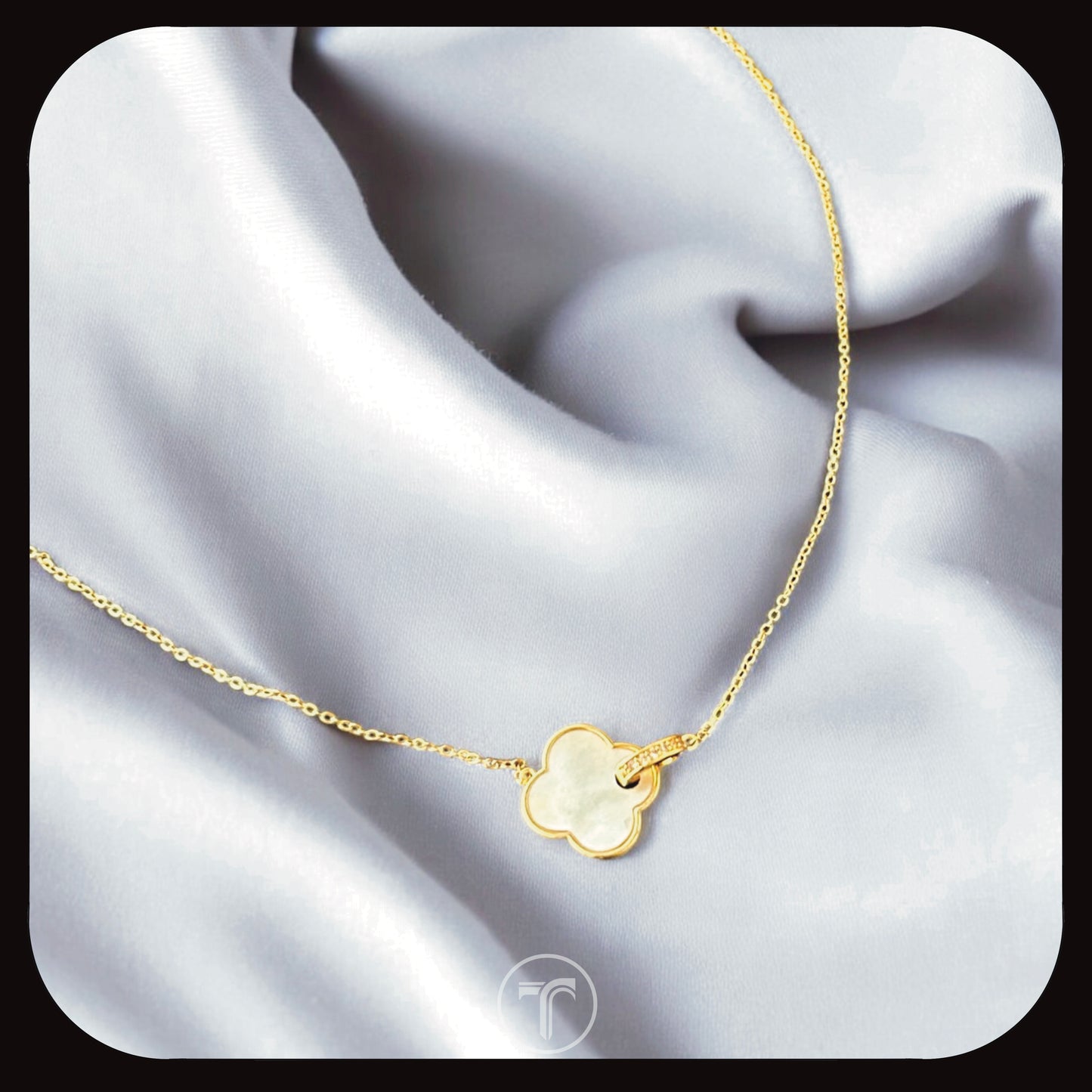 The Clover Mother of Pearl Necklace