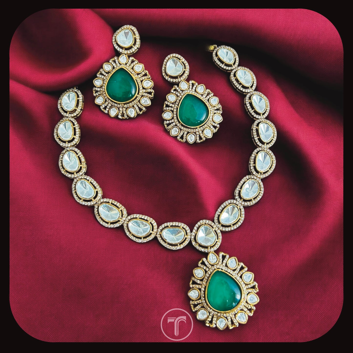 The Lilika Necklace Set