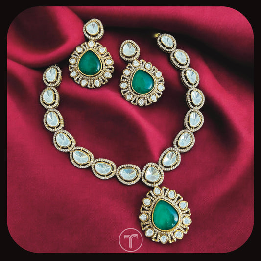 The Lilika Necklace Set