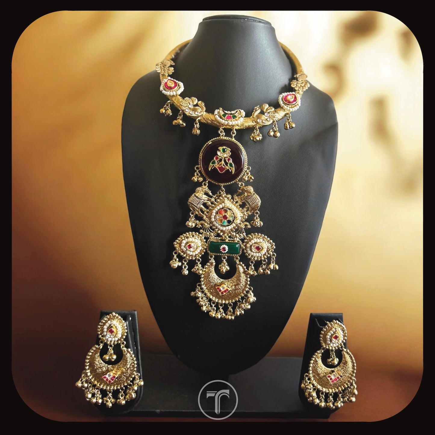 The Nyonisa Hasli Necklace Set