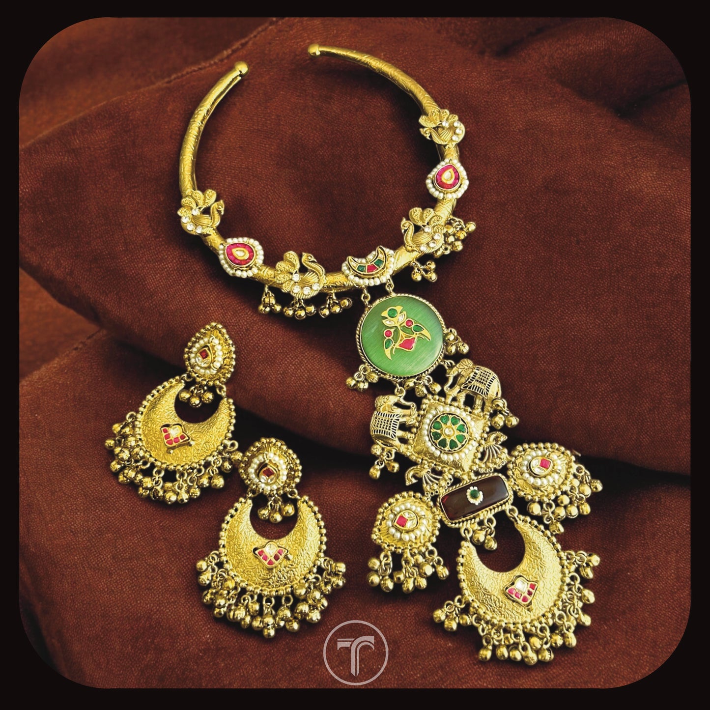 The Nyonika Hasli Necklace Set