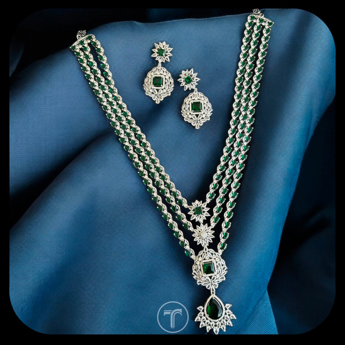 The Emira Long Haar Necklace