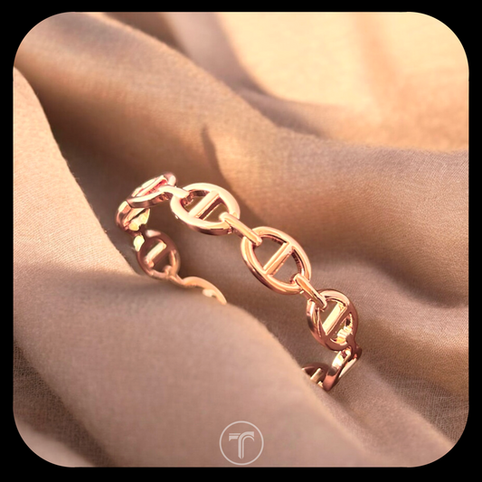 The Eternia Oval Bracelet