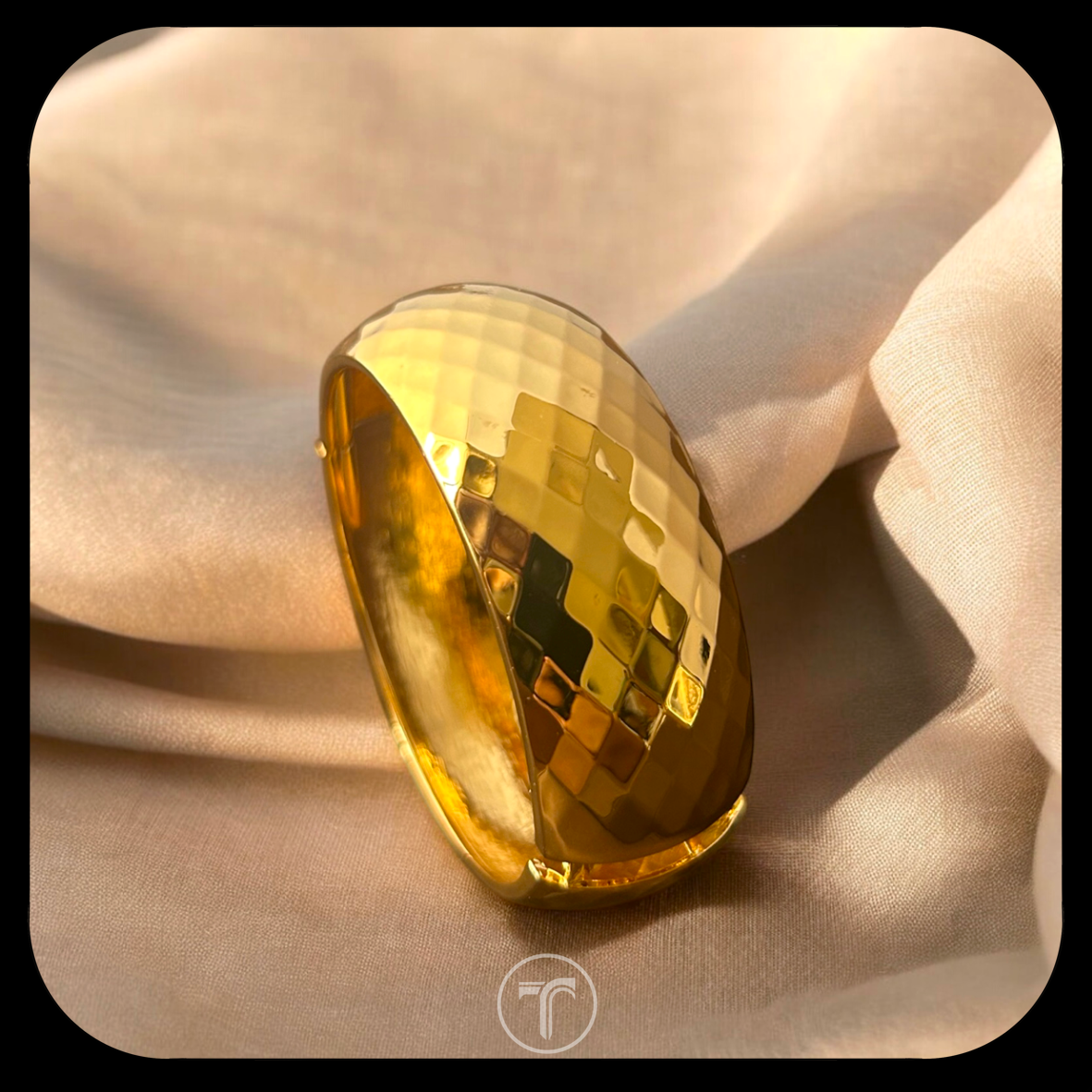 The Checkered Cuff Bangle (Broad)