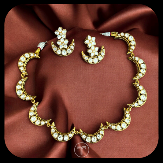 The Chaand Necklace Set
