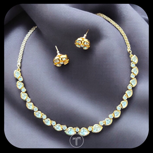 The Viyukti Necklace Set