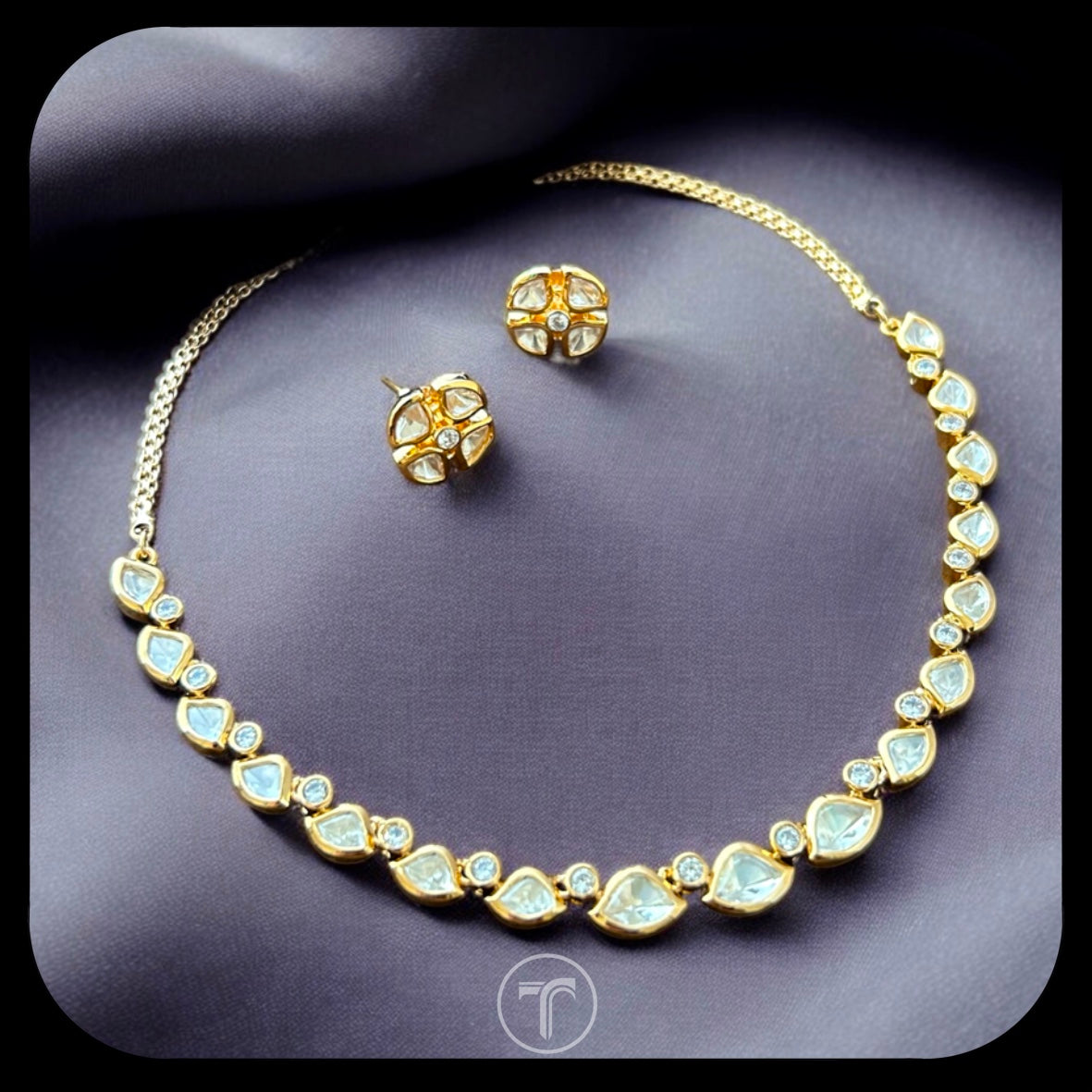 The Viyukti Necklace Set