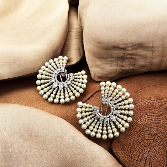 The Juvinia Oversized Ear Studs