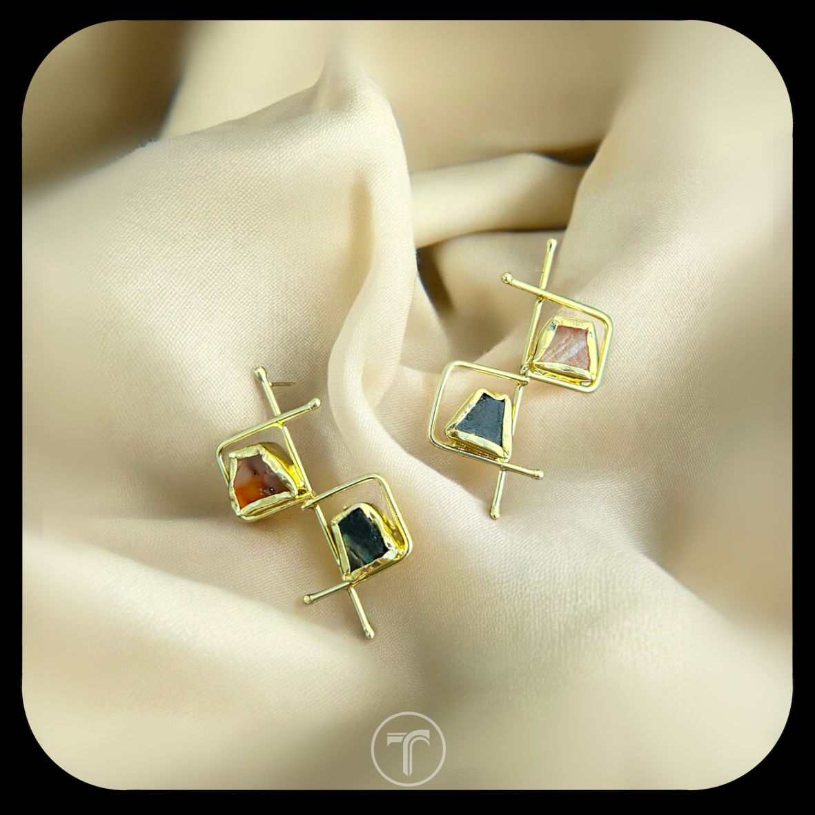 The Shavari Ear Studs